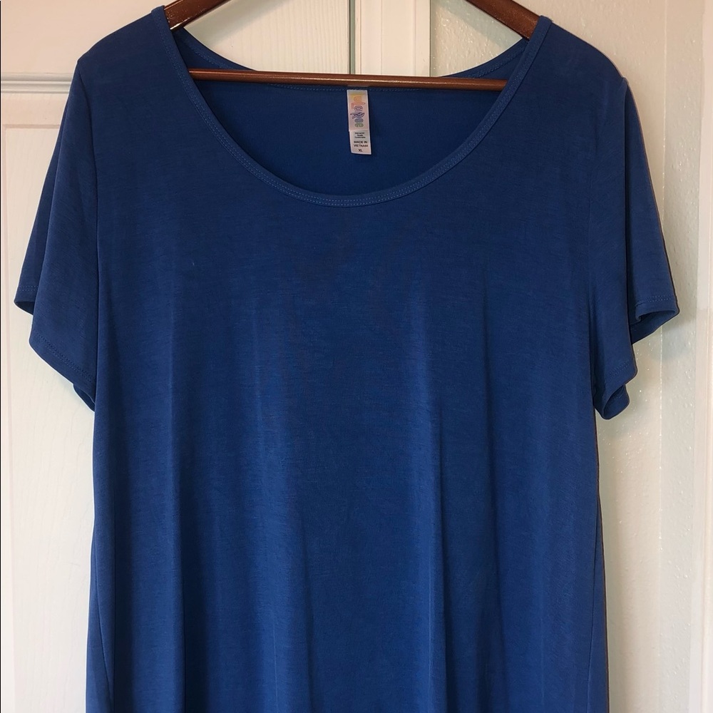 LuLaRoe Classic T.
